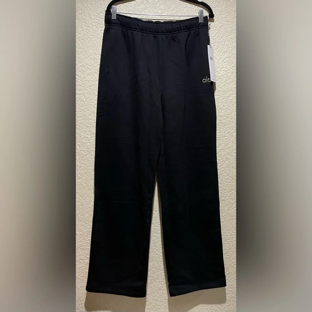ALO Yoga NWT Accolade Straight Leg Sweatpants Black Size L Oversized